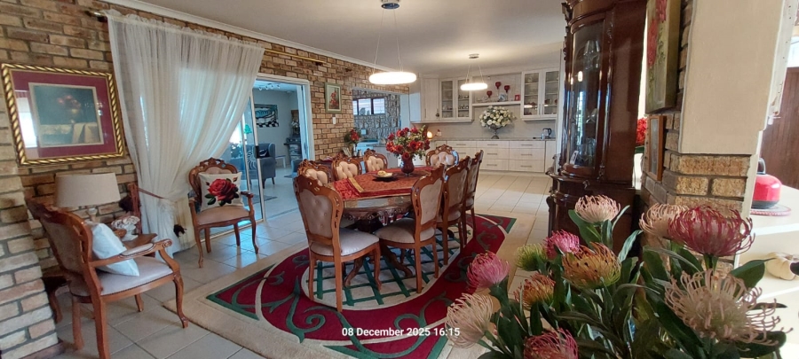 6 Bedroom Property for Sale in Wavecrest Eastern Cape